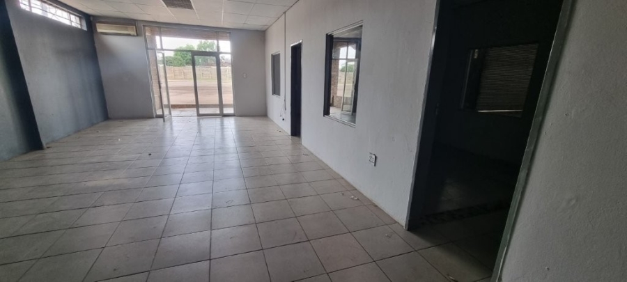  Bedroom Property for Sale in Bredell Gauteng