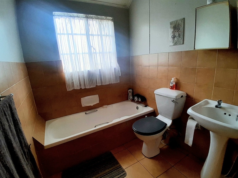 3 Bedroom Property for Sale in Noordwyk Gauteng