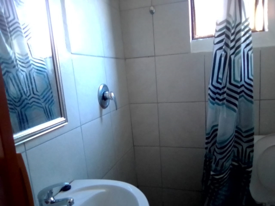 To Let 1 Bedroom Property for Rent in Coronationville Gauteng