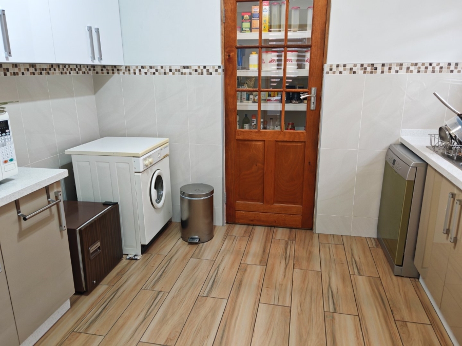 5 Bedroom Property for Sale in Houghton Estate Gauteng