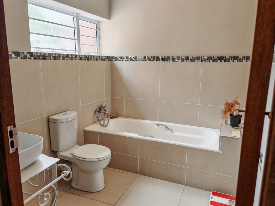 5 Bedroom Property for Sale in Houghton Estate Gauteng