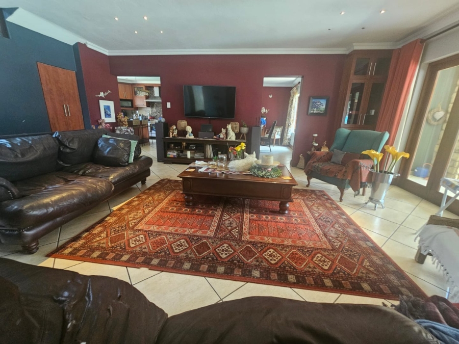 5 Bedroom Property for Sale in The Wilds Gauteng