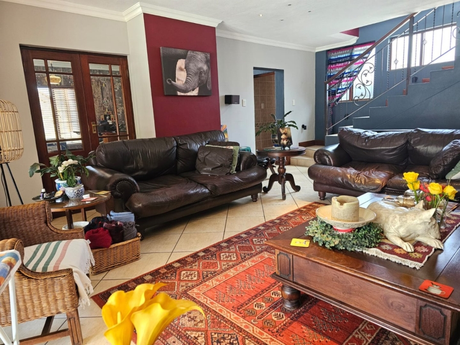 5 Bedroom Property for Sale in The Wilds Gauteng