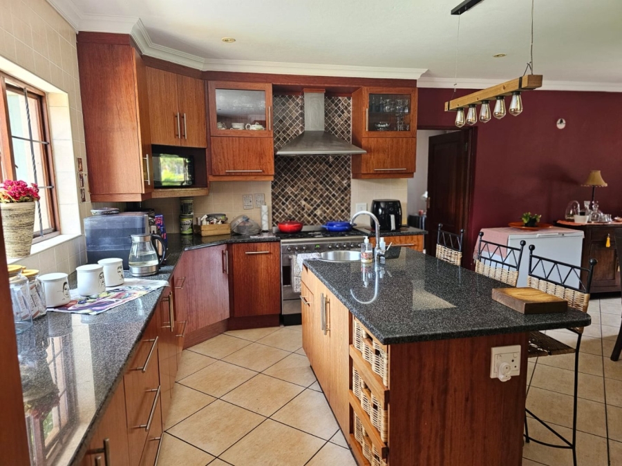 5 Bedroom Property for Sale in The Wilds Gauteng