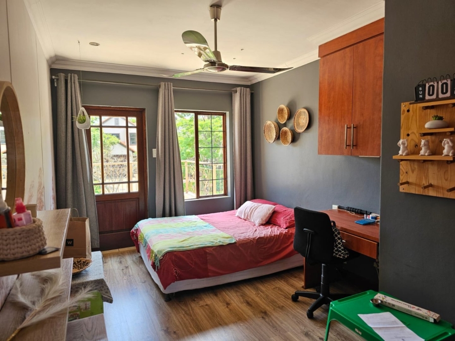 5 Bedroom Property for Sale in The Wilds Gauteng