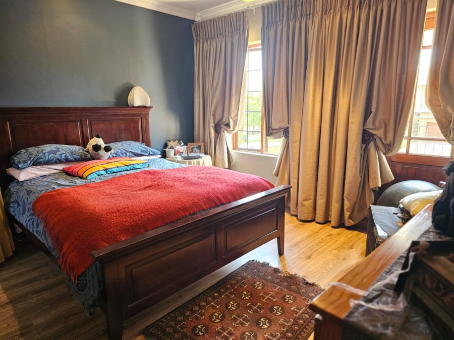 5 Bedroom Property for Sale in The Wilds Gauteng