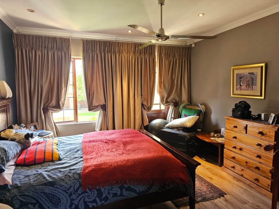 5 Bedroom Property for Sale in The Wilds Gauteng