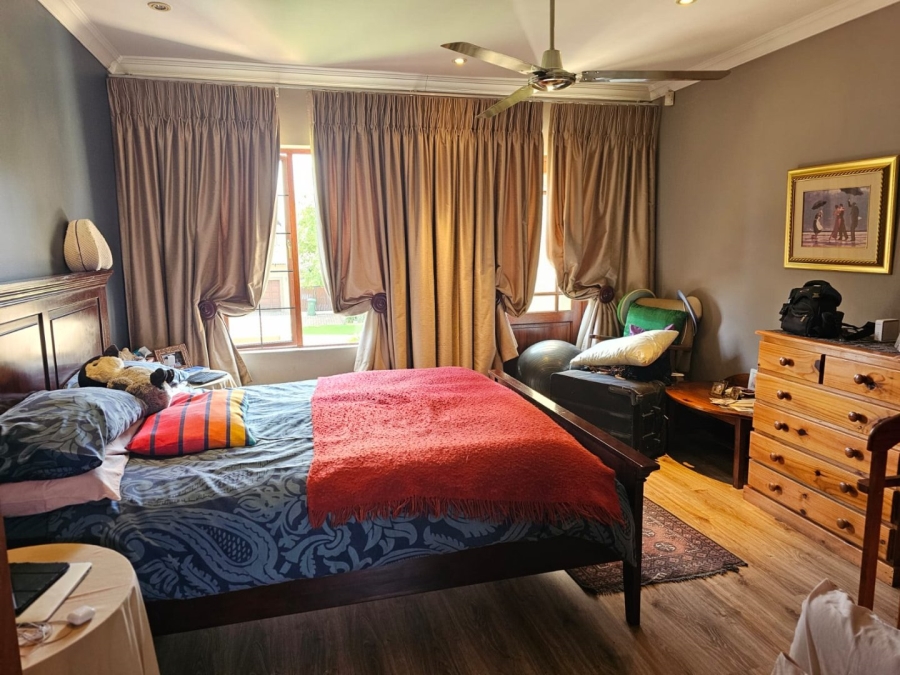 5 Bedroom Property for Sale in The Wilds Gauteng