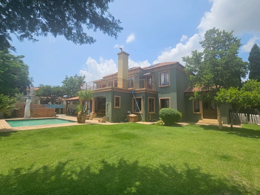 5 Bedroom Property for Sale in The Wilds Gauteng