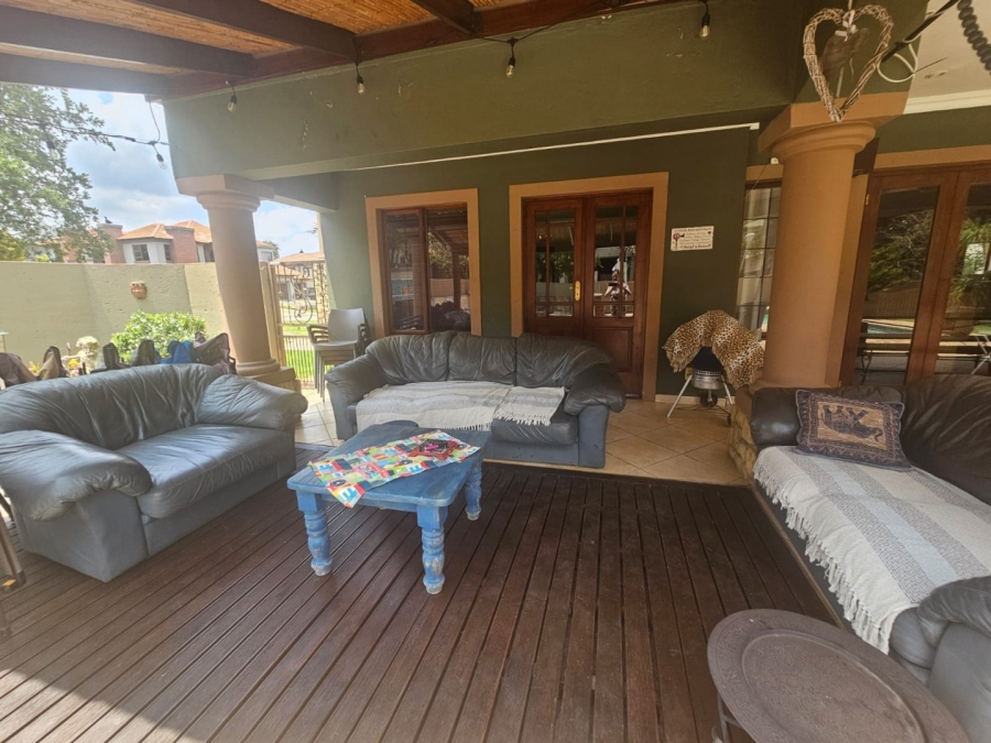 5 Bedroom Property for Sale in The Wilds Gauteng