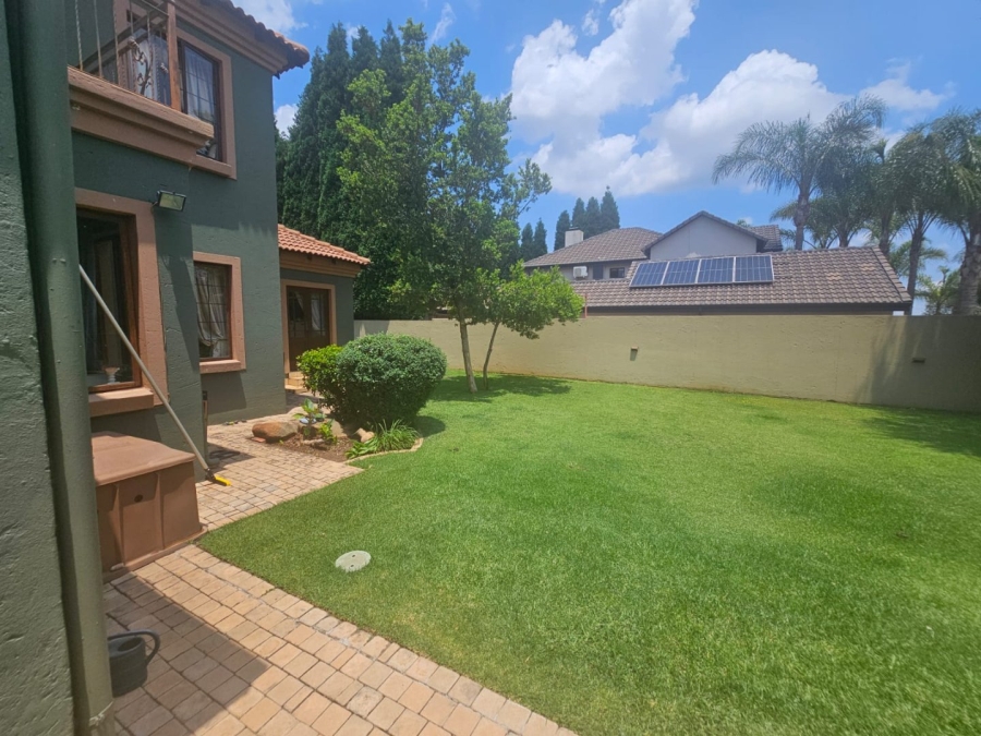 5 Bedroom Property for Sale in The Wilds Gauteng