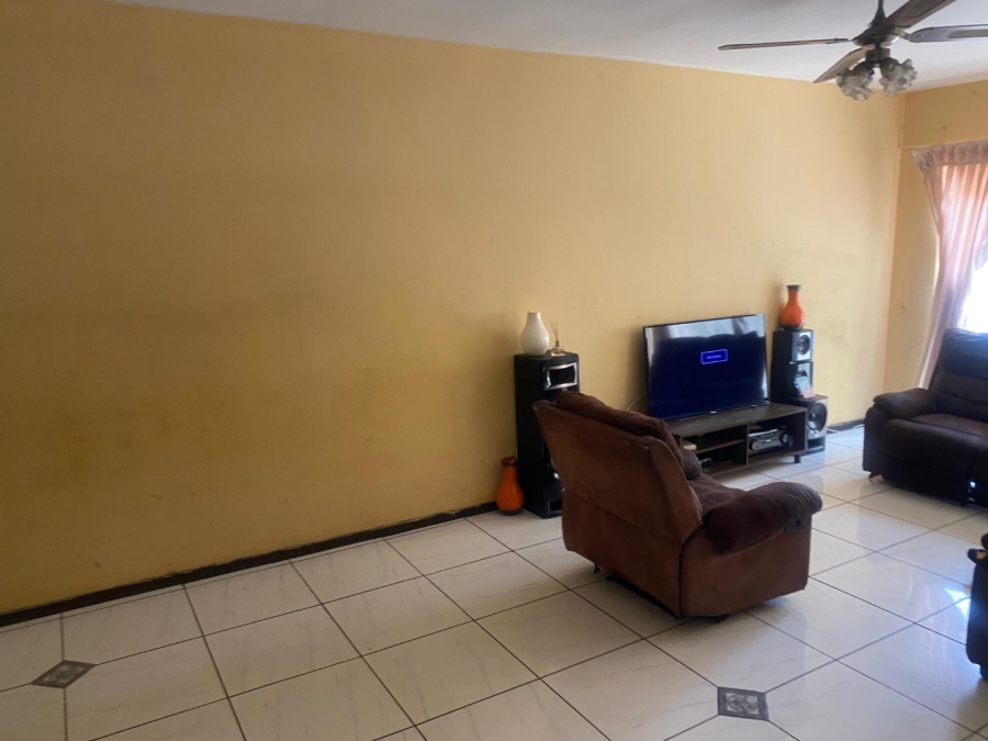 To Let 2 Bedroom Property for Rent in Kempton Park Central Gauteng