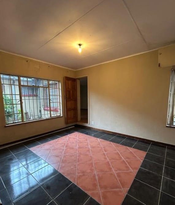 To Let 1 Bedroom Property for Rent in Country View Gauteng