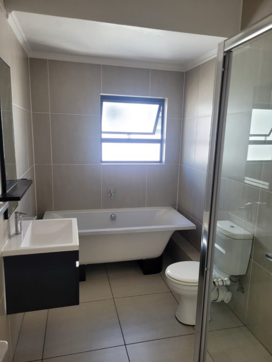 2 Bedroom Property for Sale in Greenstone Ridge Gauteng