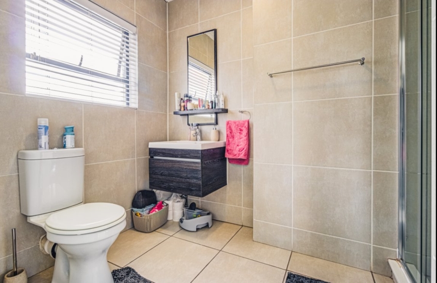 3 Bedroom Property for Sale in Longmeadow Gauteng