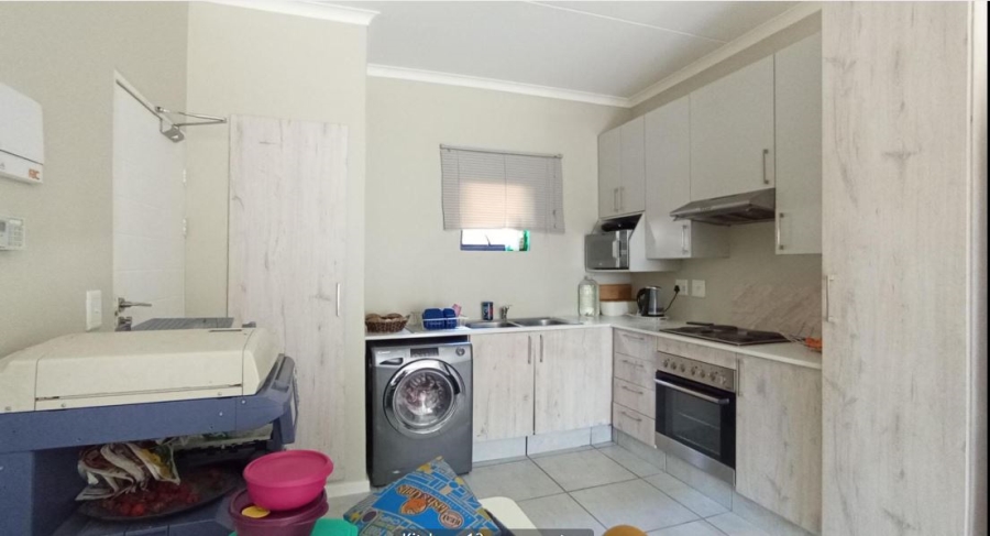 2 Bedroom Property for Sale in Grand Central Gauteng