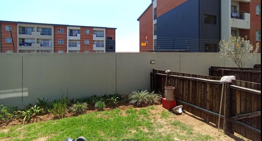 2 Bedroom Property for Sale in Grand Central Gauteng