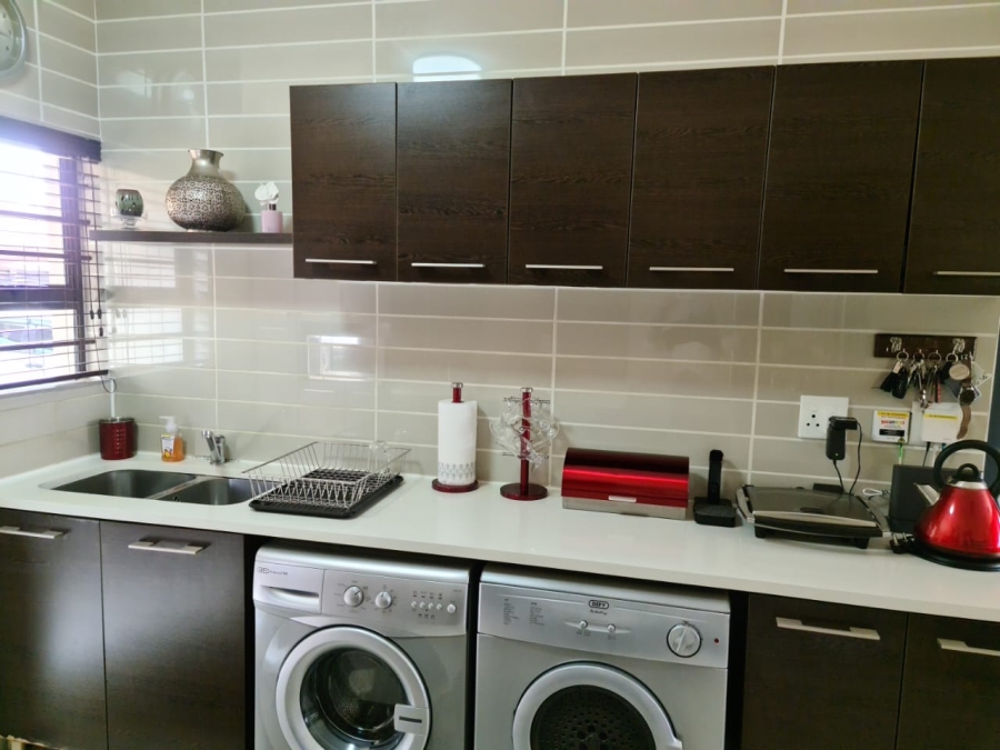 2 Bedroom Property for Sale in Noordwyk Gauteng