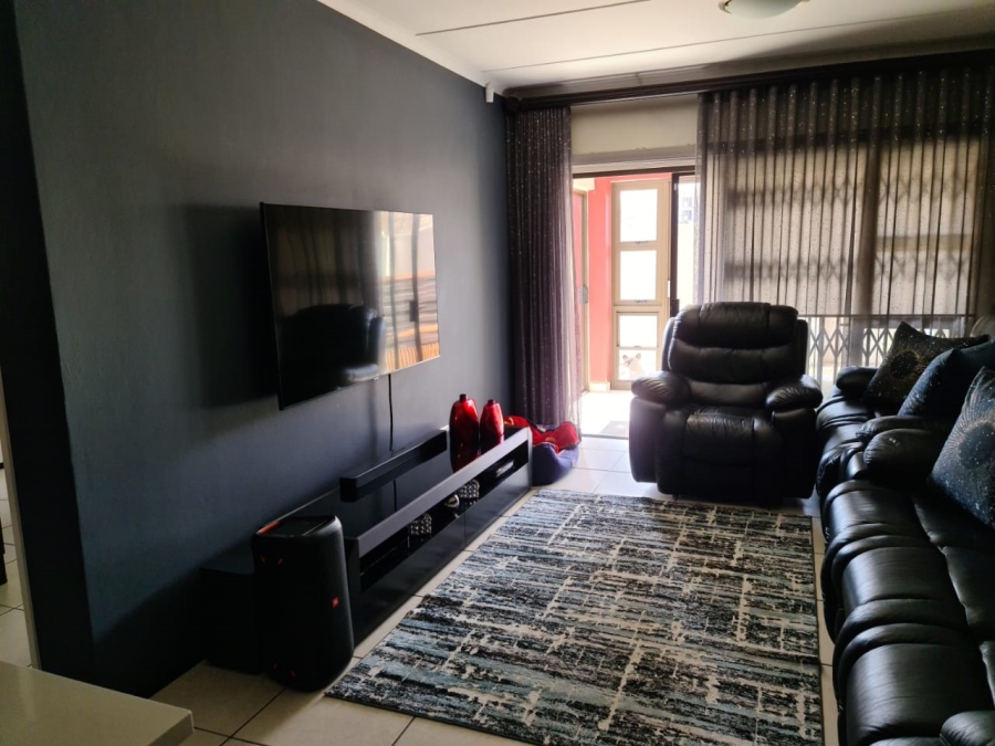 2 Bedroom Property for Sale in Noordwyk Gauteng