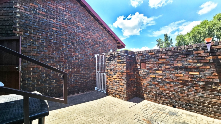  Bedroom Property for Sale in Three Rivers Proper Gauteng