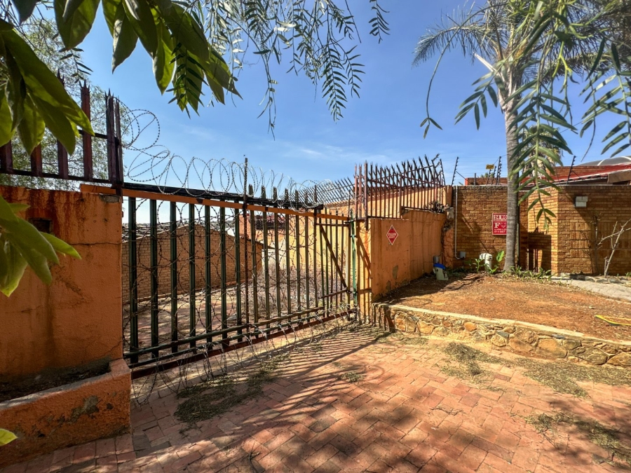 Commercial Property for Sale in Glenvista Gauteng