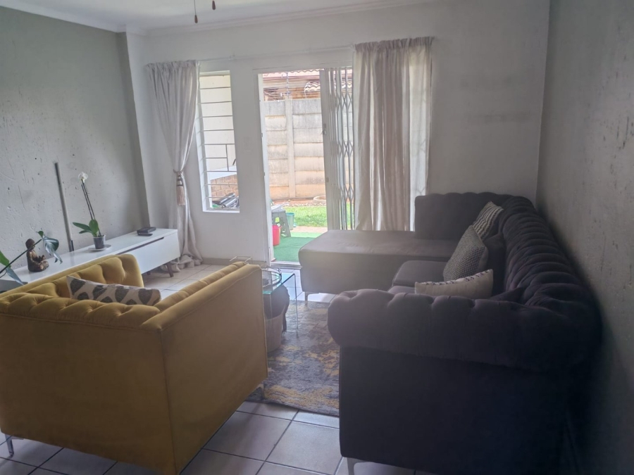To Let 2 Bedroom Property for Rent in Norton Home Estate AH Gauteng