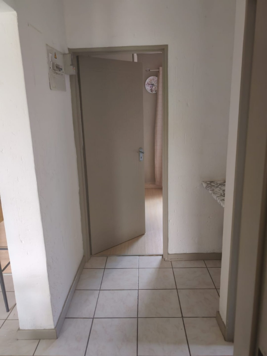 To Let 2 Bedroom Property for Rent in Norton Home Estate AH Gauteng