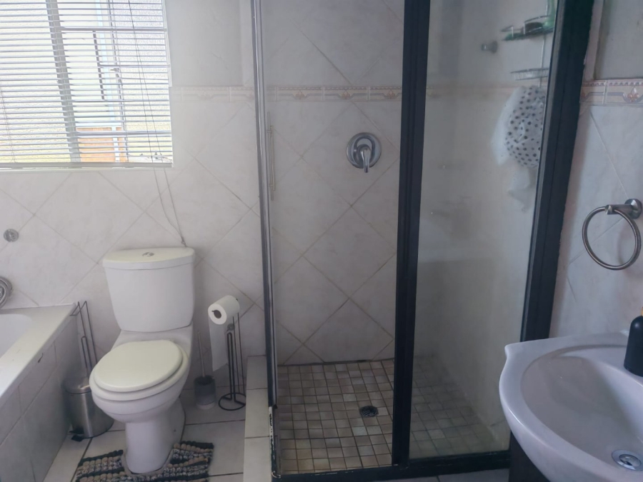 To Let 2 Bedroom Property for Rent in Norton Home Estate AH Gauteng
