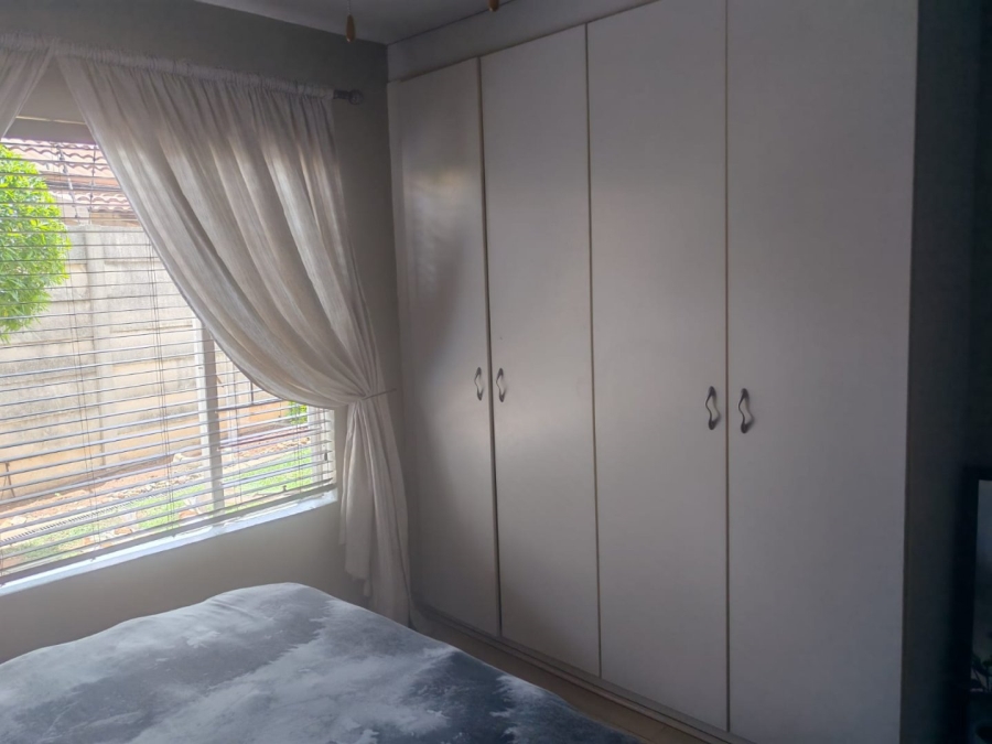 To Let 2 Bedroom Property for Rent in Norton Home Estate AH Gauteng