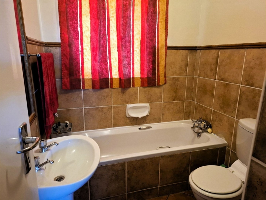 To Let 2 Bedroom Property for Rent in Olympus AH Gauteng