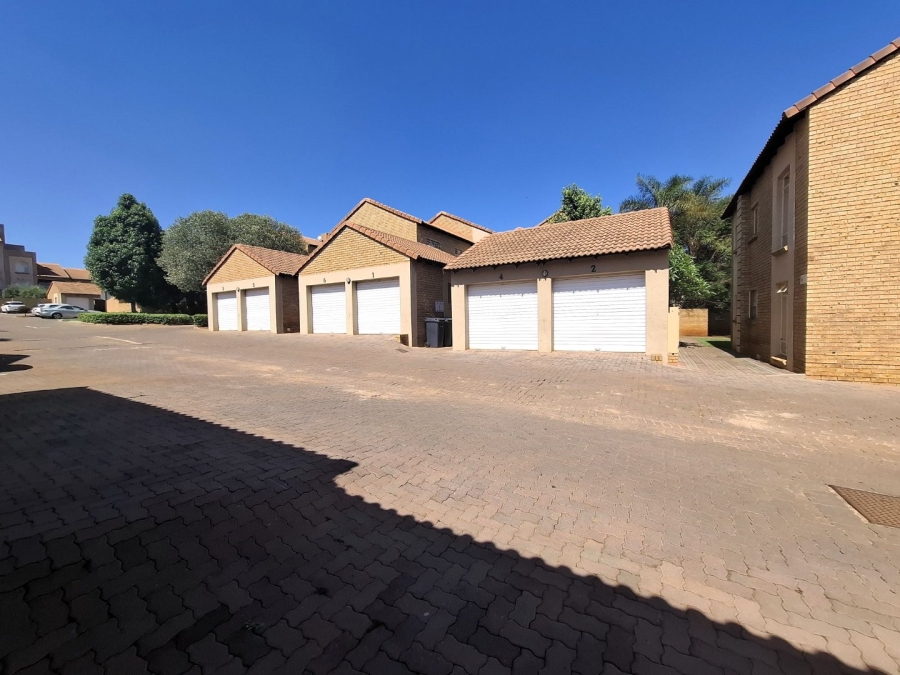 To Let 2 Bedroom Property for Rent in Olympus AH Gauteng