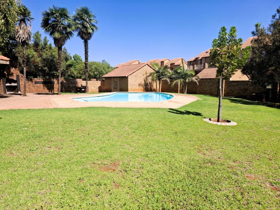 To Let 2 Bedroom Property for Rent in Olympus AH Gauteng