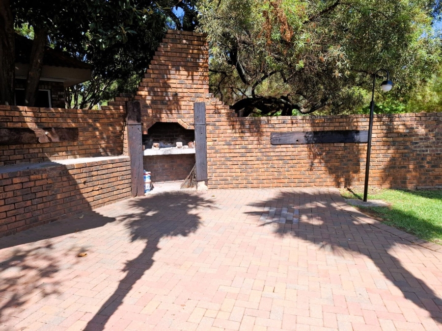 To Let 2 Bedroom Property for Rent in Olympus AH Gauteng