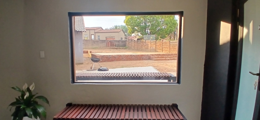 To Let 4 Bedroom Property for Rent in Heuweloord Gauteng