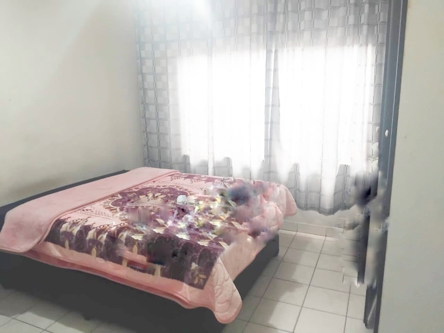 6 Bedroom Property for Sale in Meadowlands Gauteng