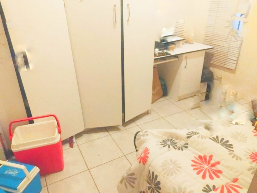 6 Bedroom Property for Sale in Meadowlands Gauteng