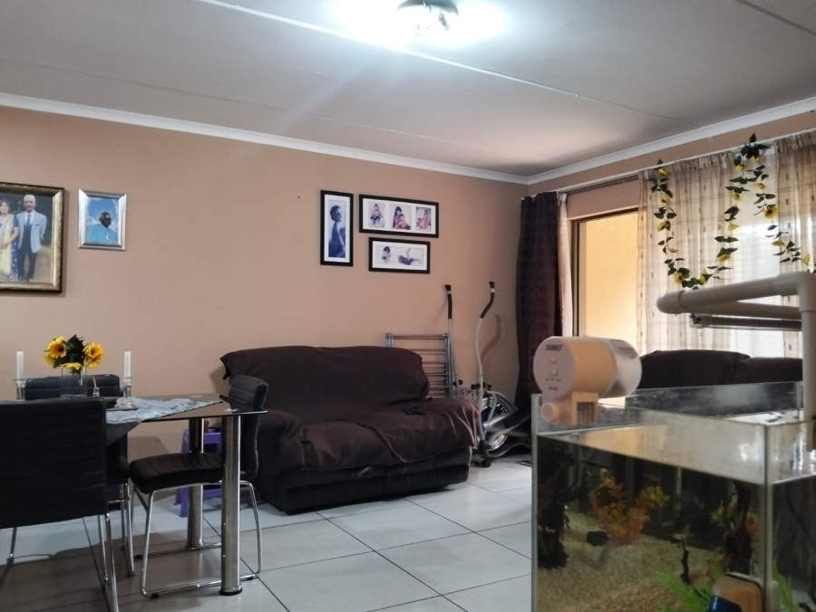 3 Bedroom Property for Sale in Kosmosdal Gauteng