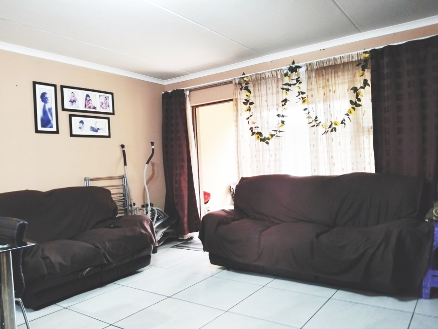 3 Bedroom Property for Sale in Kosmosdal Gauteng
