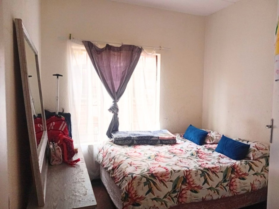 2 Bedroom Property for Sale in Erand Gardens Gauteng