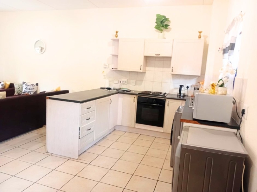 2 Bedroom Property for Sale in Erand Gardens Gauteng
