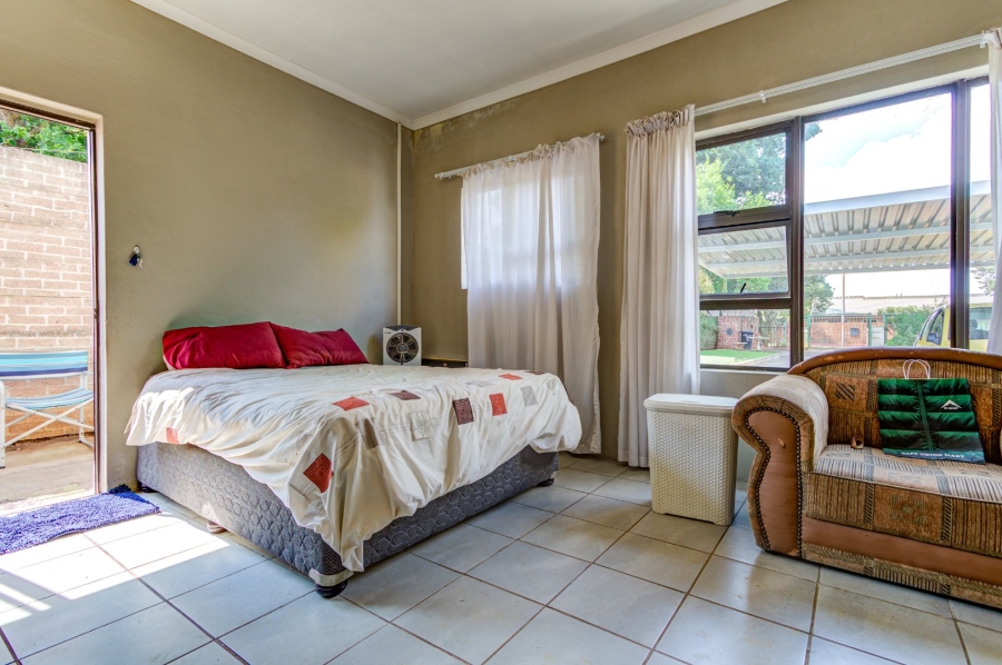 4 Bedroom Property for Sale in Strubenvale Gauteng