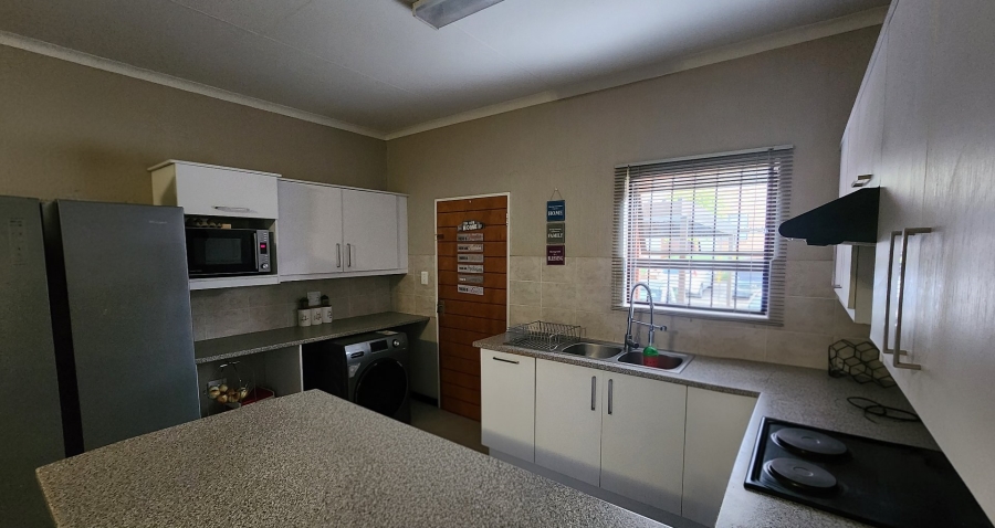 To Let 2 Bedroom Property for Rent in Wilgeheuwel Gauteng