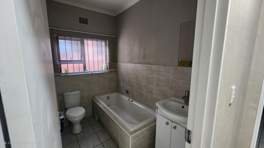 To Let 2 Bedroom Property for Rent in Wilgeheuwel Gauteng
