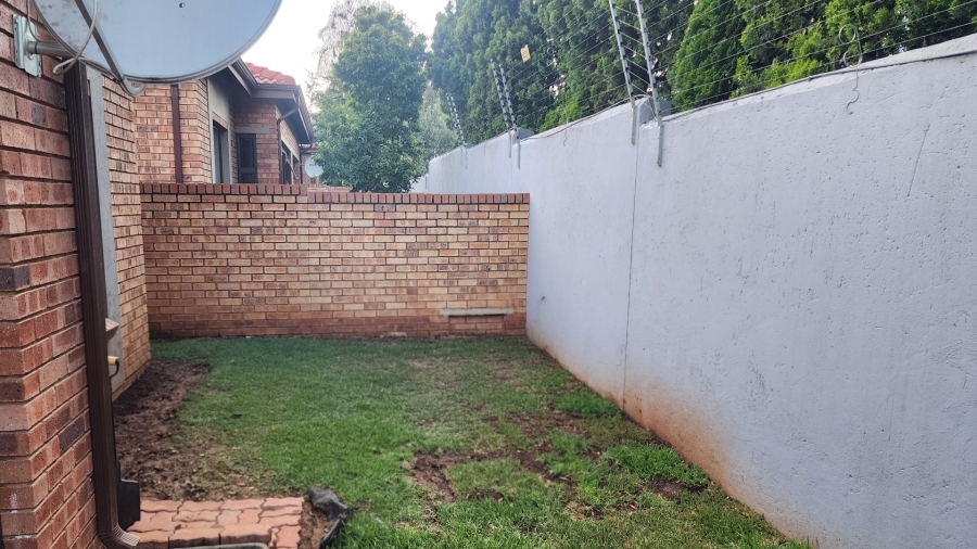 To Let 2 Bedroom Property for Rent in Wilgeheuwel Gauteng