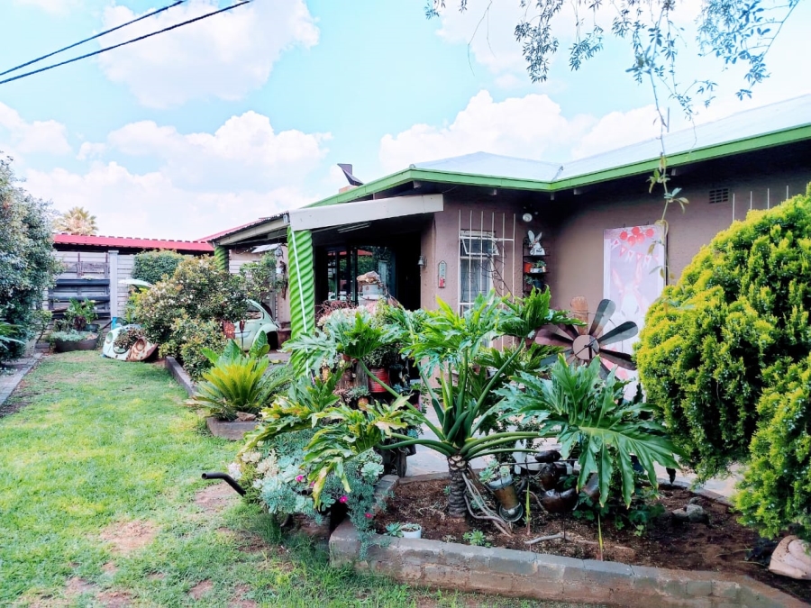 4 Bedroom Property for Sale in Vanderbijlpark Cw 6 Gauteng