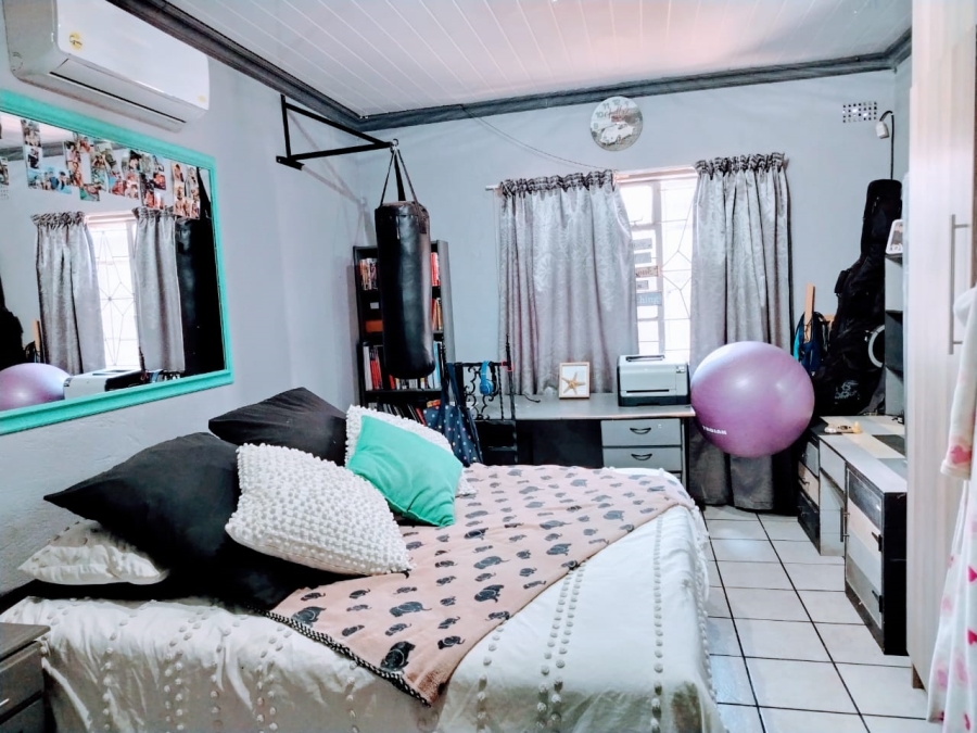 4 Bedroom Property for Sale in Vanderbijlpark Cw 6 Gauteng