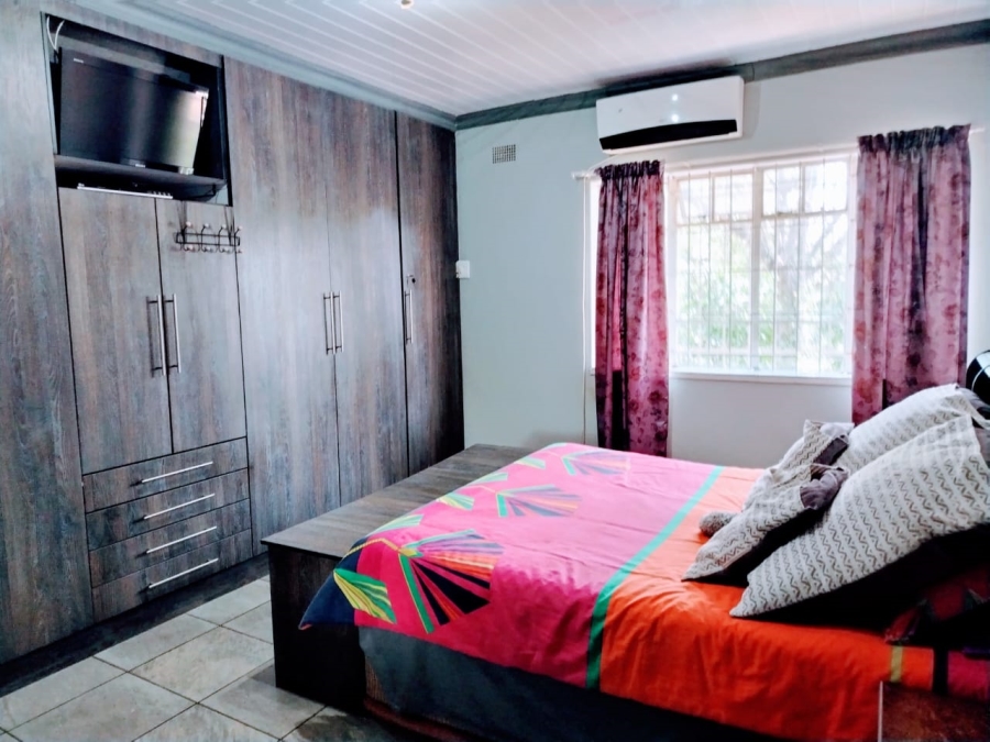 4 Bedroom Property for Sale in Vanderbijlpark Cw 6 Gauteng