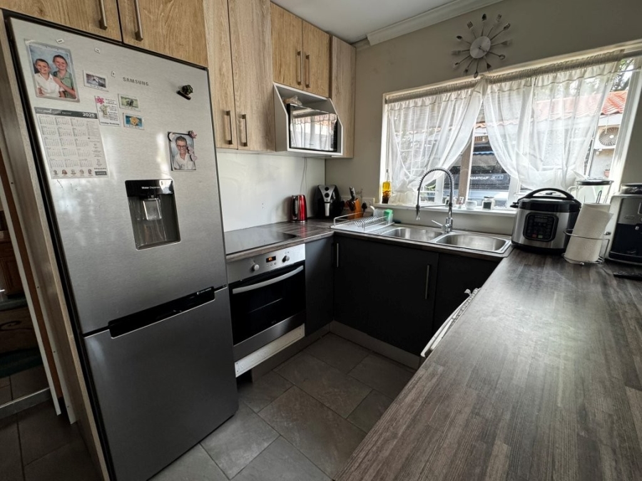 3 Bedroom Property for Sale in Van Riebeeck Park Gauteng