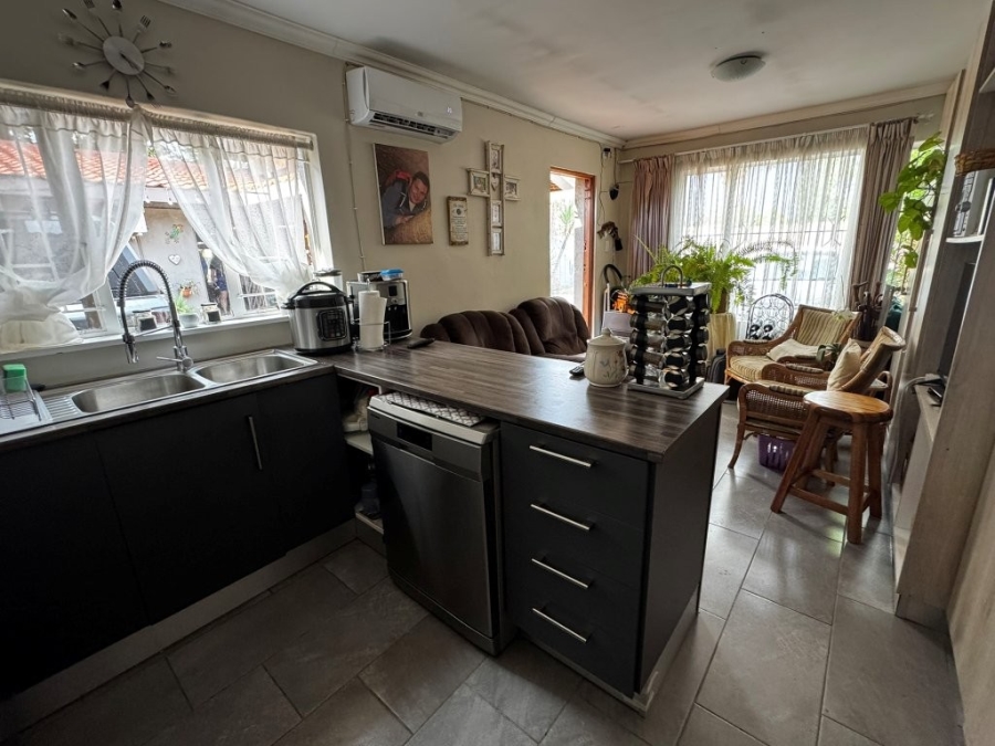 3 Bedroom Property for Sale in Van Riebeeck Park Gauteng