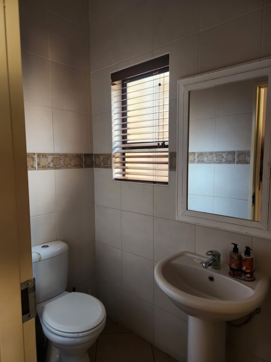 To Let 4 Bedroom Property for Rent in Meyersdal Gauteng